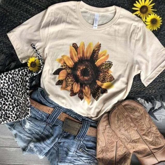 Online Exclusive | Leopard Sunflower Short Sleeve Graphic Tee in Cream