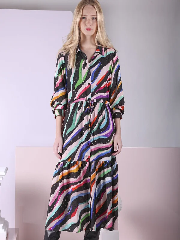 Timeless clothing pieces every woman should own   Vilagallo Zebra Dress