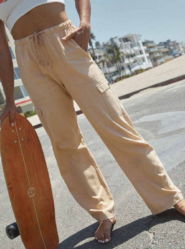 Bold and beautiful clothing for every woman Precious Cargo Twill High Waisted Pants - Hazelnut Bold and beautiful clothing for every woman Precious Cargo Twill High Waisted Pants - Hazelnut